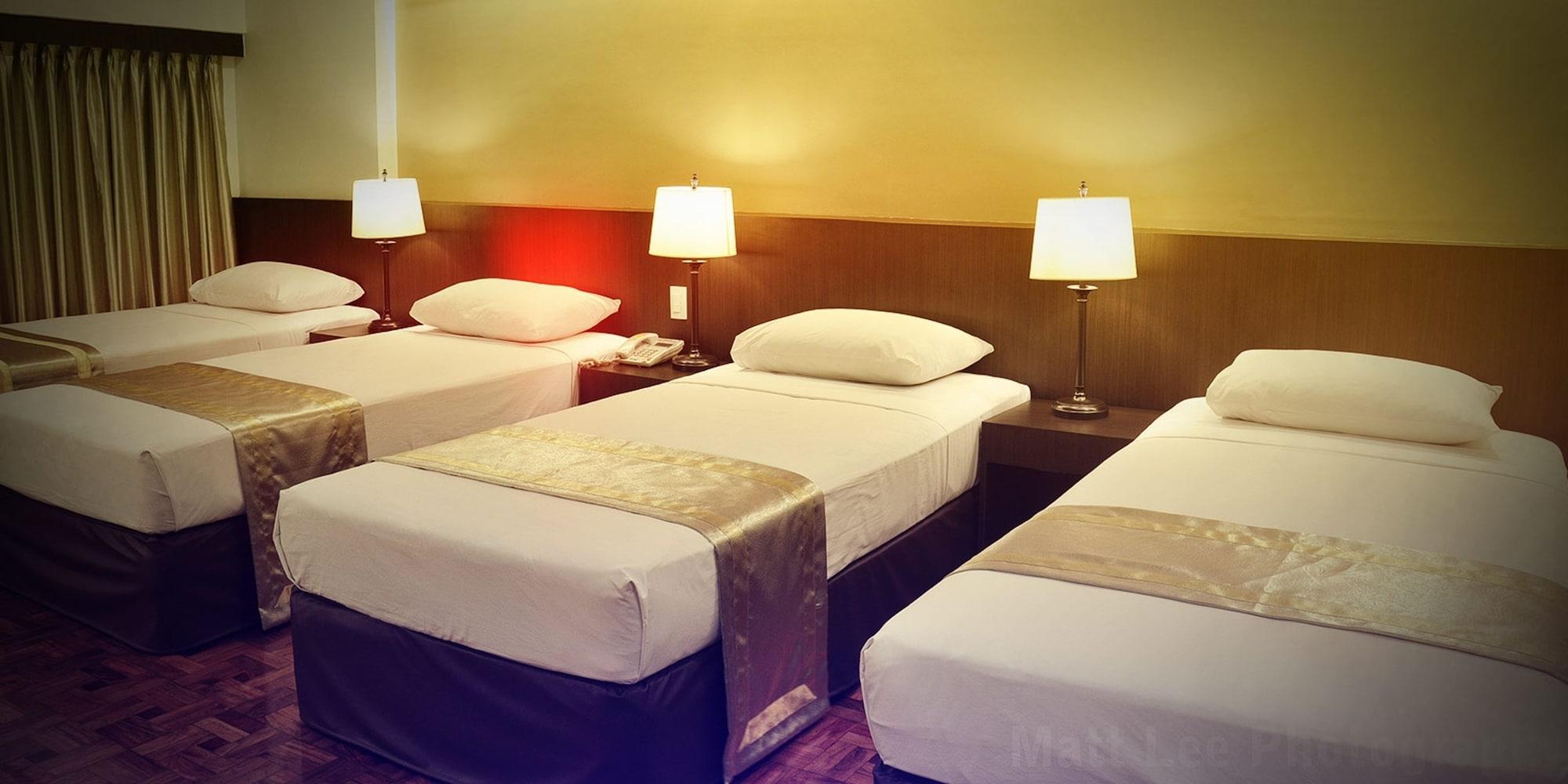 Richville Hotel Mandaluyong Exterior foto