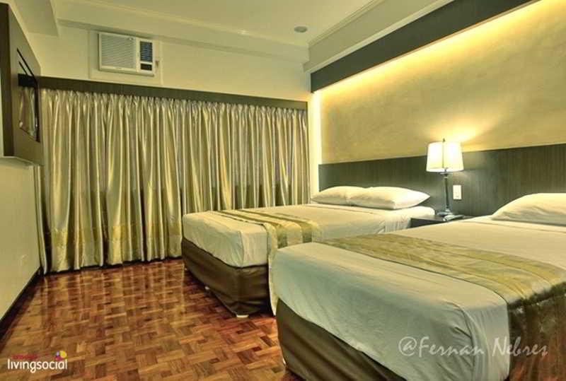 Richville Hotel Mandaluyong Exterior foto